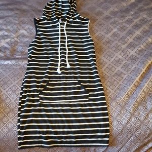 Hooded sleeveless mini dress